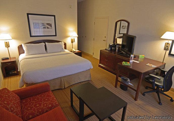 Courtyard Kansas City East/Blue Springs Extérieur photo